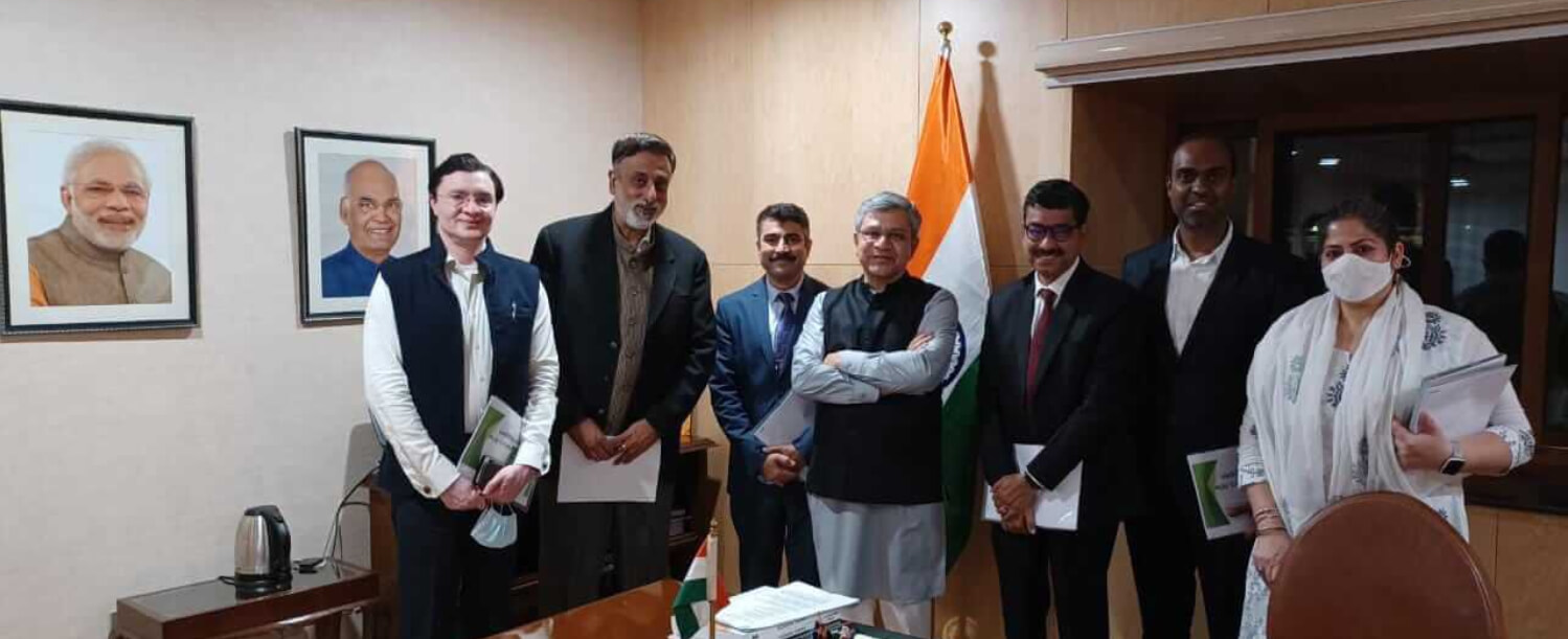 #htmlcaption4 Meeting with IT Minister
